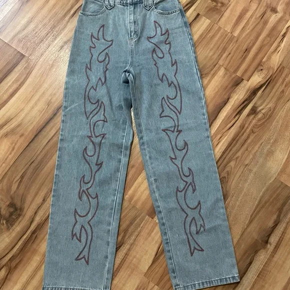 Le Lis Flame Embroidered Baggy Mom Jeans Sz S - Picture 3 of 11